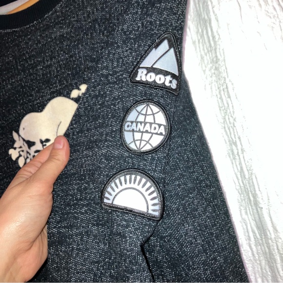 Roots Banff Canada Dark Salt and Pepper Crewneck Sweatshirt - Picture 3 of 5